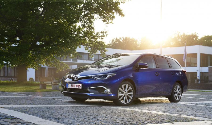 Toyota Auris Tourer Sports 2015 года  (фото 25 из 30)